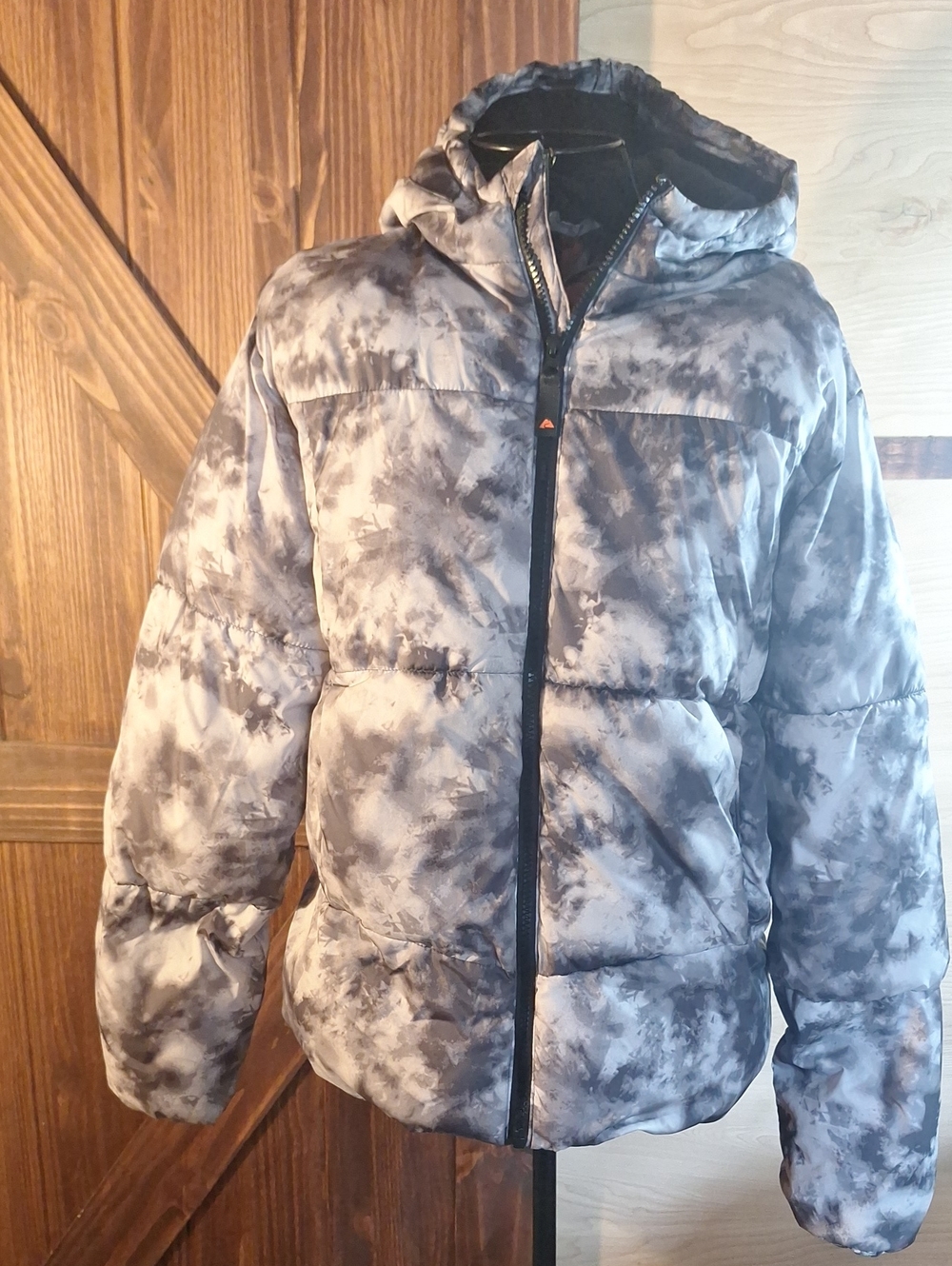 Men's Hooded Puffer Jacket - Gray Cloud Print